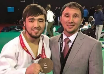 Елдос Сметовтың бапкері мен Нұрдәулет Жұмағалидың айлығына 4 млн теңге қосылды