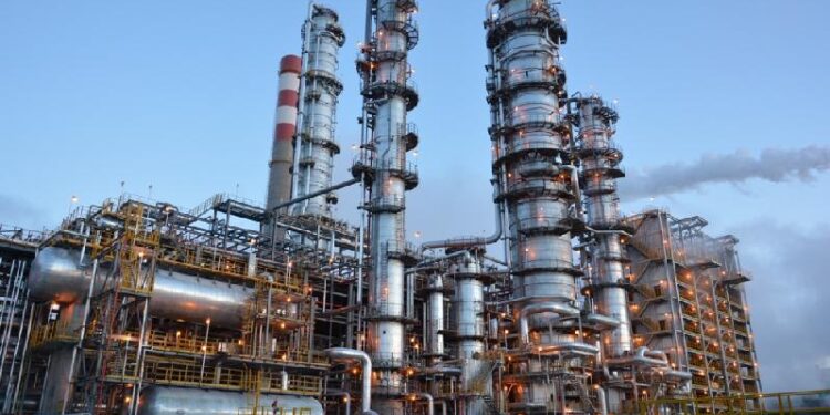 Атырау мұнай өңдеу зауыты уақытша жабылды