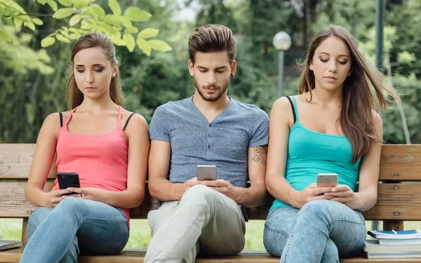 «Соцсети могут превратить в «зомби» не только детей, но и взрослых»: Токаев