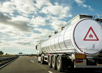 Қазақ-қырғыз шекарасында айына 10 мың тонна бензин заңсыз тасымалданады