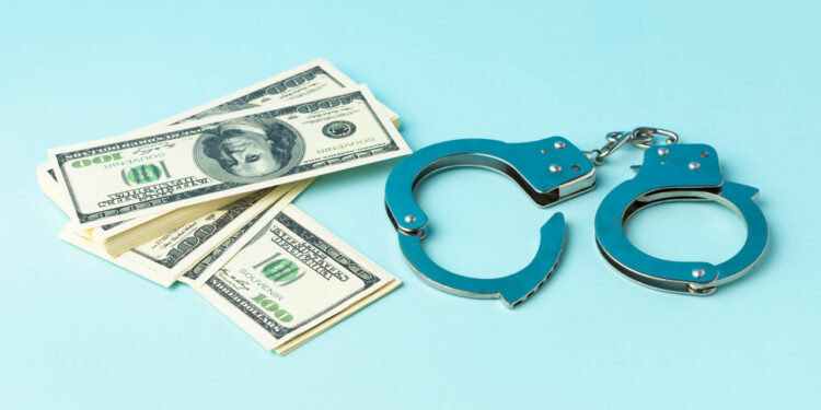 В Алматы разоблачили схему с поддельными долларами