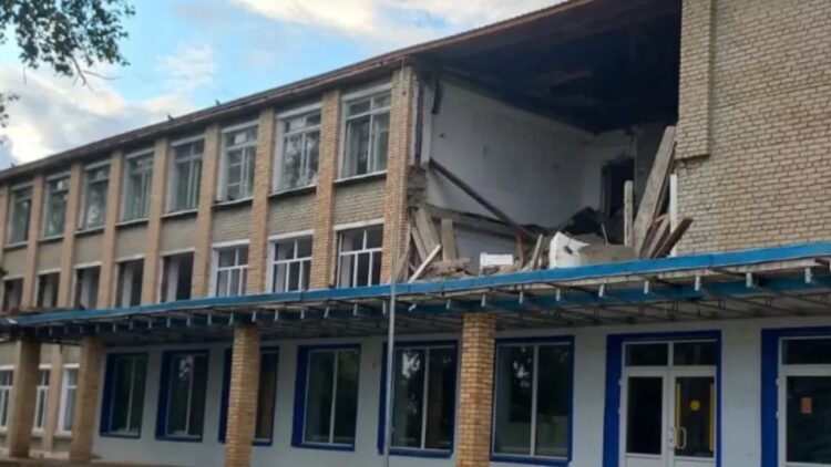 Чиновника оштрафовали за обрушение школьной стены в Костанайской области