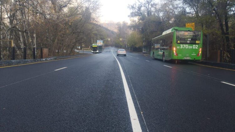 В Алматы впервые за 14 лет обновили дорогу до «Медеу»