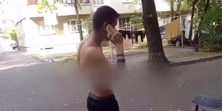 Полуголый алматинец с куском мыла напугал жителей