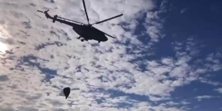 В Казахстане борются с крупным пожаром на границе двух областей