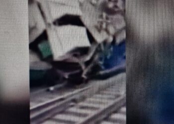 Ақмола облысында жүк пойызының бірнеше вагоны рельстен шығып кетті