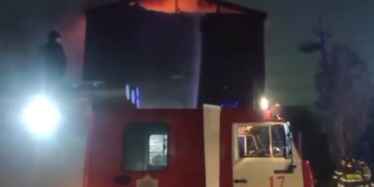 Астанада жатақхана өртеніп, 5 адам зардап шекті