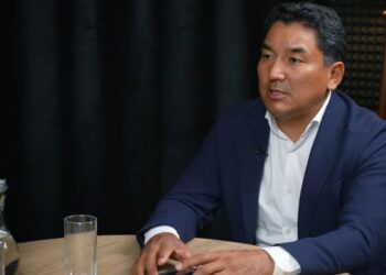 Алмасбек Садырбаев 1,2 млрд теңге жымқырды деген күдікпен ұсталды