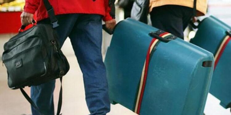 Соңғы 9 айда елден 10 мыңнан аса адам көшіп кеткен