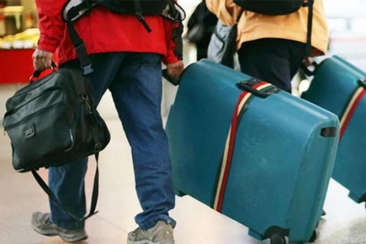 Соңғы 9 айда елден 10 мыңнан аса адам көшіп кеткен