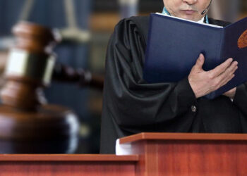 Мектеп директоры 8 млн теңге жымқырған