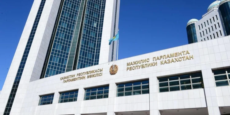 Мажилис принял поправки в бюджет на 2024-2026 годы
