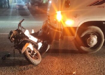 Жаңаөзенде мопедке мінгескен үш баланың біреуі көз жұмды