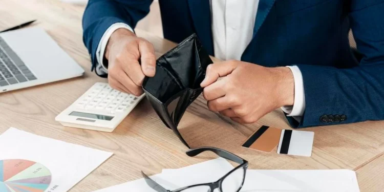 Қазақстанда 17 мыңнан аса адам банкрот деп танылды