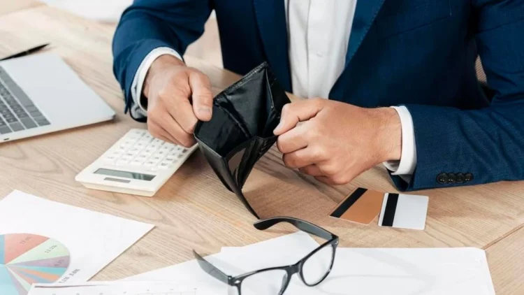 Қазақстанда 17 мыңнан аса адам банкрот деп танылды