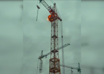 В Караганде ликвидировали пожар на башенном кране