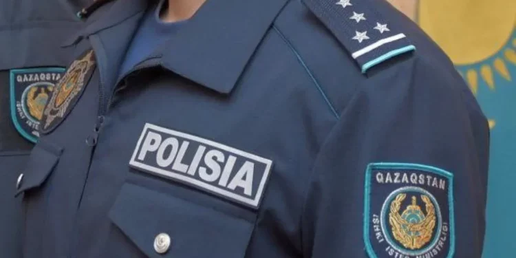 Жалған полицей адамдардан ақша бопсалап келген