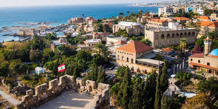 Казахстанцев эвакуировали из Ливана