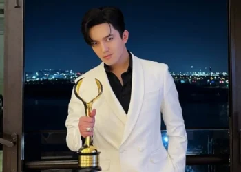 Димаш Құдайберген Дубайда халықаралық DIAFA сыйлығымен марапатталды