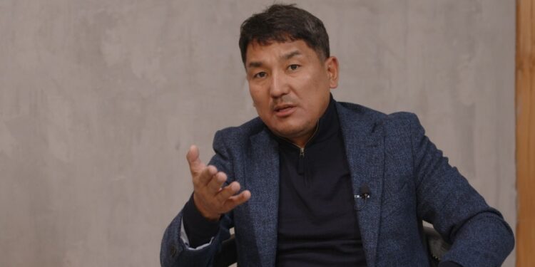 Алмасбек Садырбаев: «Ресей мен Украина соғысынан кейін Қазақстанда ашаршылық болады»