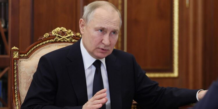 Путин заявил, что «Орешник» заменяет ядерное оружие