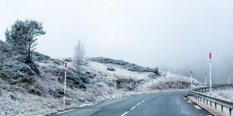 Синоптики прогнозируют туман и гололед в Казахстане