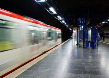 Гибель мужчины в метро Алматы: появилось видео