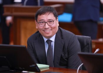 «От вопросов не ухожу»: Ерболат Досаев ответил на критику журналистов