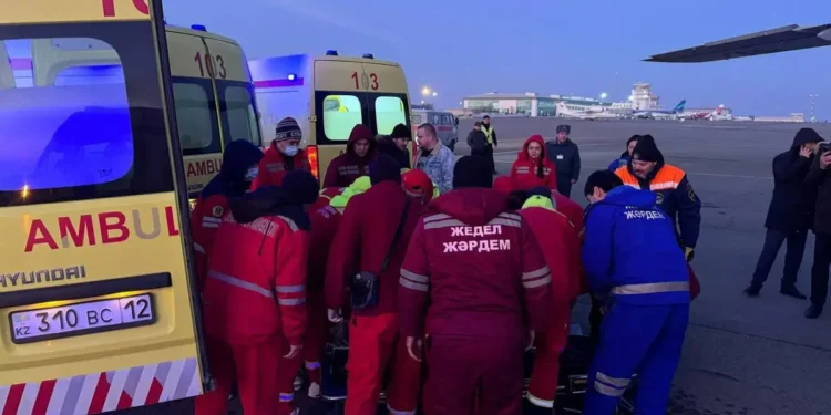 Ресей ұшақ апатынан аман қалған 9 азаматын алып кетті