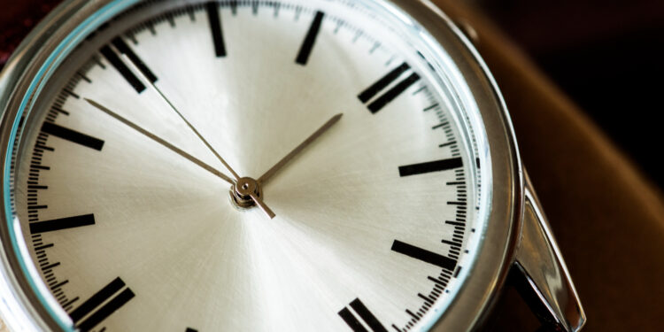 Бектенов объяснил пользу единого часового пояса