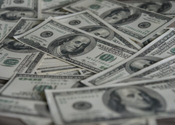 Доллар снова дорожает