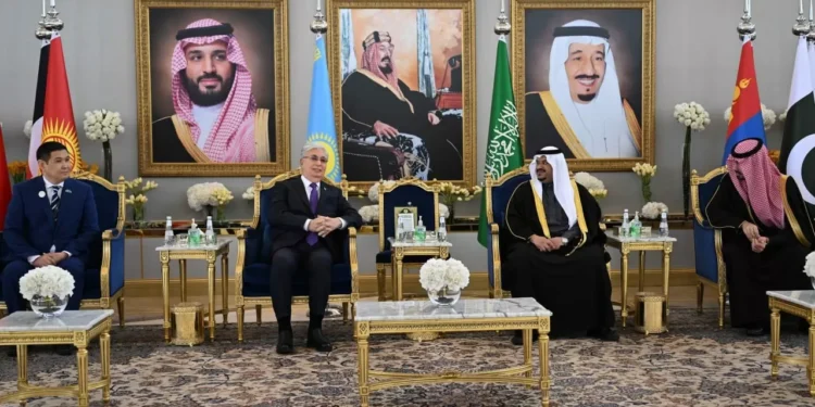 Президент Сауд Арабиясына жұмыс сапарымен барды