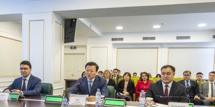 В Талдыкоргане укрепляют здравоохранение региона: подписан меморандум