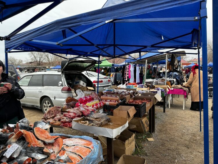 Қонаевтағы базарда мерзімі өткен азық-түлік сатылған