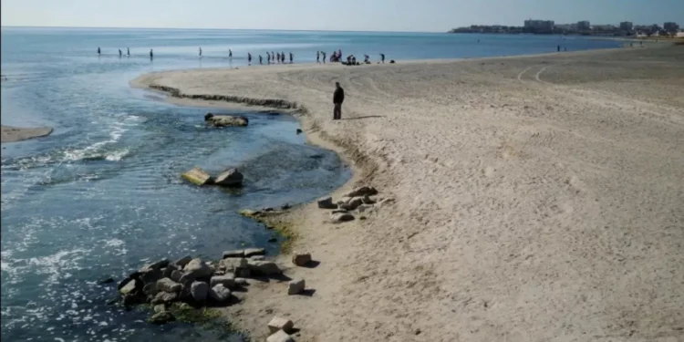 Каспий деңгейі екі метрге төмендеді