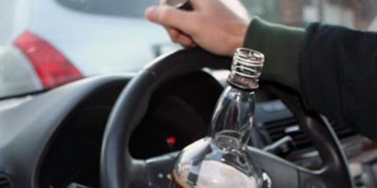 Мас күйде көлік тізгіндеген депутат қамауға алынды