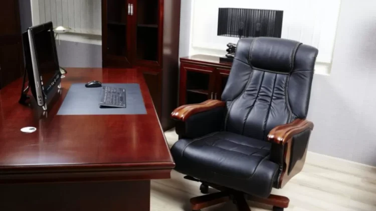 Жетісу облысында мұғалімге демалыс беруден бас тартқаны үшін директор жазаланды