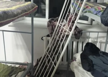 Оралда әскерге шақырылған жігіт терезеден құлап кетті