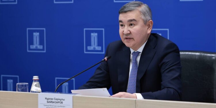 Цены и курс доллара: что ждет казахстанцев?