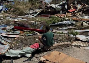 21 погибший и сотни раненых: президент Франции планирует объявить национальный траур после урагана «Шидо»