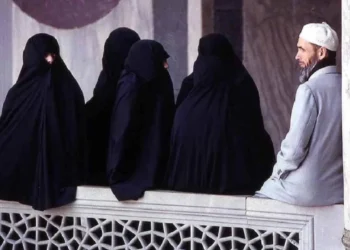 Ресейде ер адамдарға төрт әйел алуға дейін рұқсат берілді