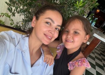 Асель Сагатова показала подросшую дочь: нежные семейные кадры покорили поклонников