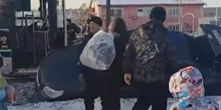 ДТП на Северном кольце: автобус столкнулся с легковушкой, машина улетела в арык