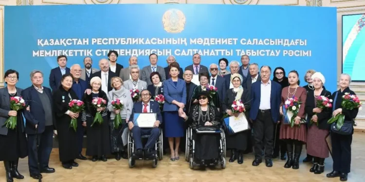 Зиялы қауым өкілдеріне мемлекеттік стипендия табысталды