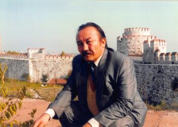 Умер казахский писатель Мухтар Магауин