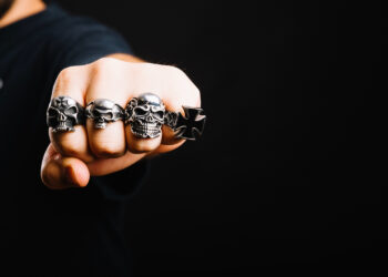 Хранение холодного оружия: что грозит за кастет в Казахстане?