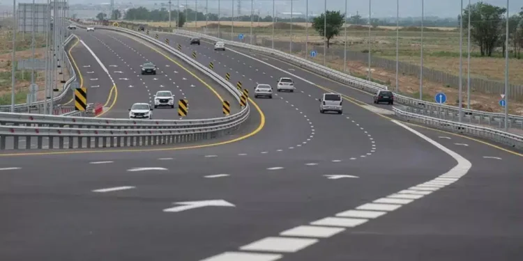 Қаскелең мен Алматы арасындағы жол сегіз жолақты болады