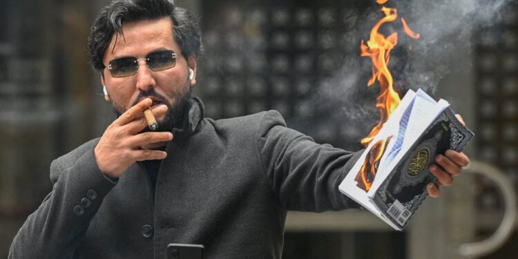 В Швеции застрелили организатора акций с сожжением Корана