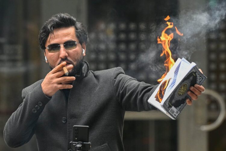 В Швеции застрелили организатора акций с сожжением Корана