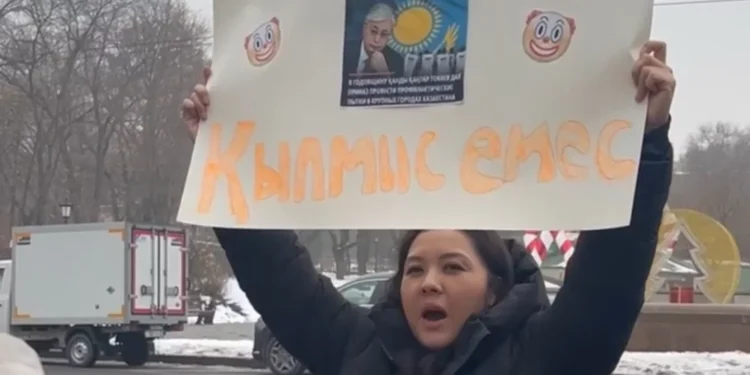 Журналист Әсем Жәпішеваны полиция ұстады